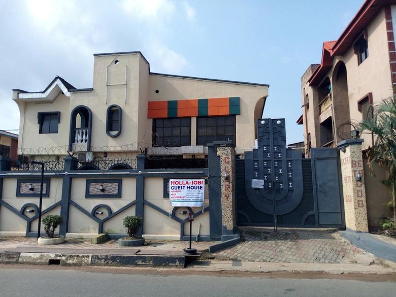 Hotel Holla-jobi Guest House