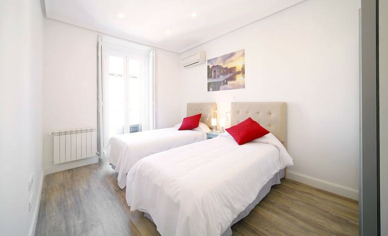 Apartamentos Dobo Homes Puerta Del Sol I