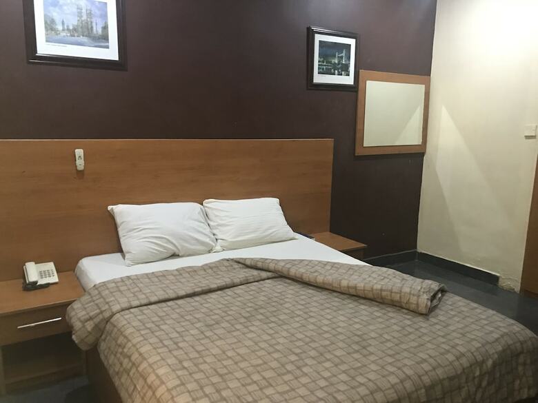 Hotel Grand Riviera Suites