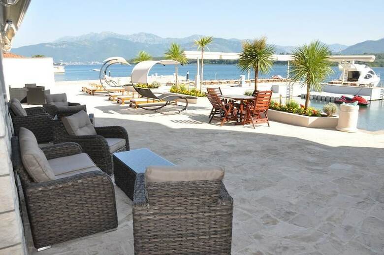 Adeona Apartments - On The Beach