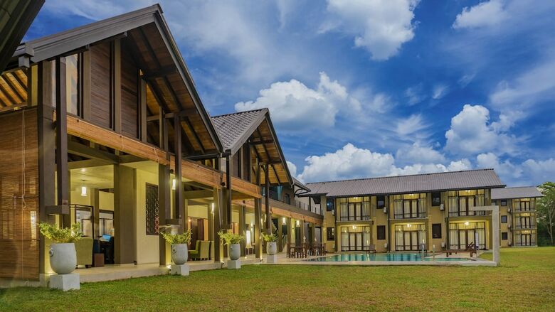 Hotel Amora Lagoon