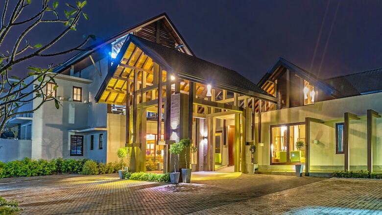 Hotel Amora Lagoon