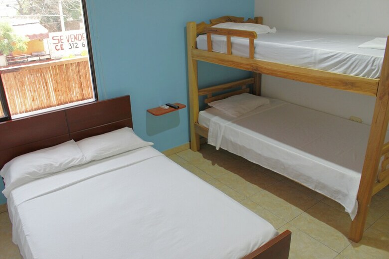 Hostal Kiwi B&B