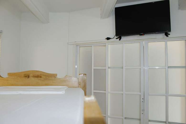 Hostal Kiwi B&B