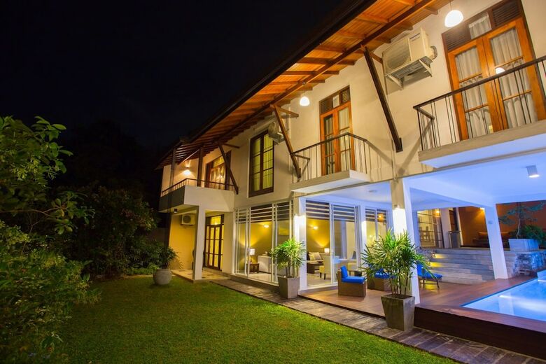 Hotel Jasmine Breeze - 4 Bedroom Villa