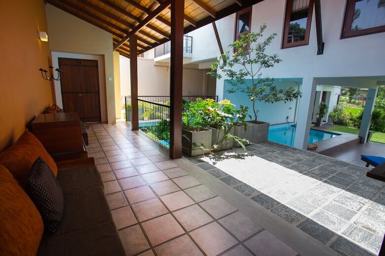 Hotel Jasmine Breeze - 4 Bedroom Villa