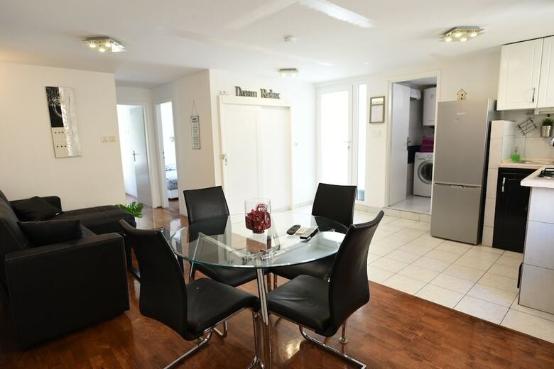 Apartments Mariani - Near Split Riva