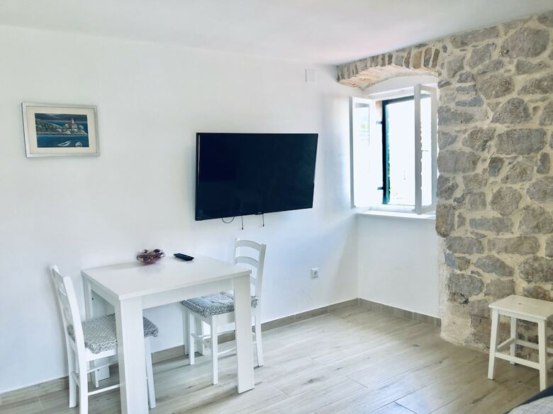 Apartments Mariani - Near Split Riva