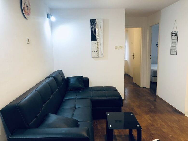 Apartments Mariani - Near Split Riva