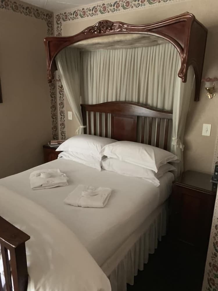 Whistletree Manor Boutique Hotel