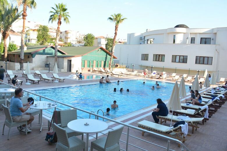 Ayma Hotel