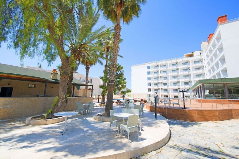 Ayma Hotel