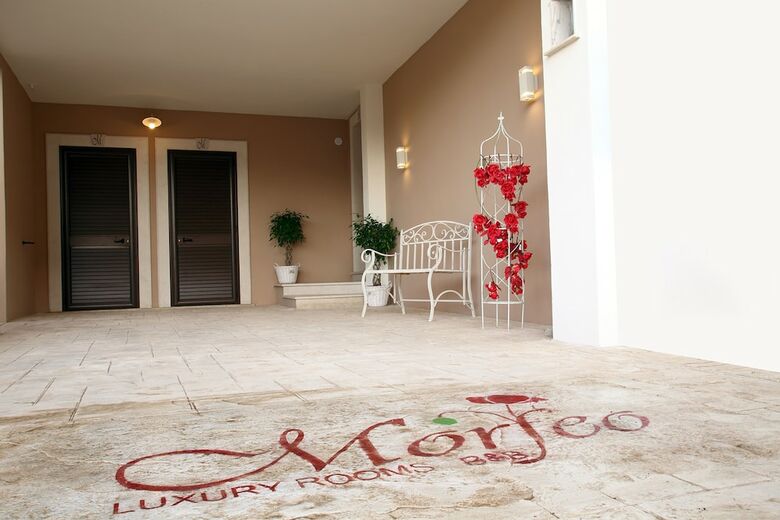 Bed & Breakfast Morfeo Luxury Rooms