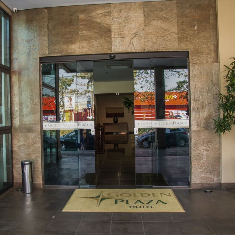Golden Plaza Hotel