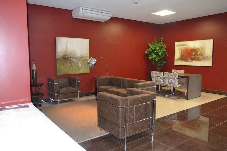 Golden Plaza Hotel