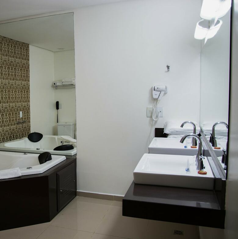 Golden Plaza Hotel