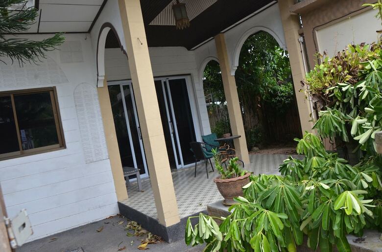 Hostal La Villa - Adults Only