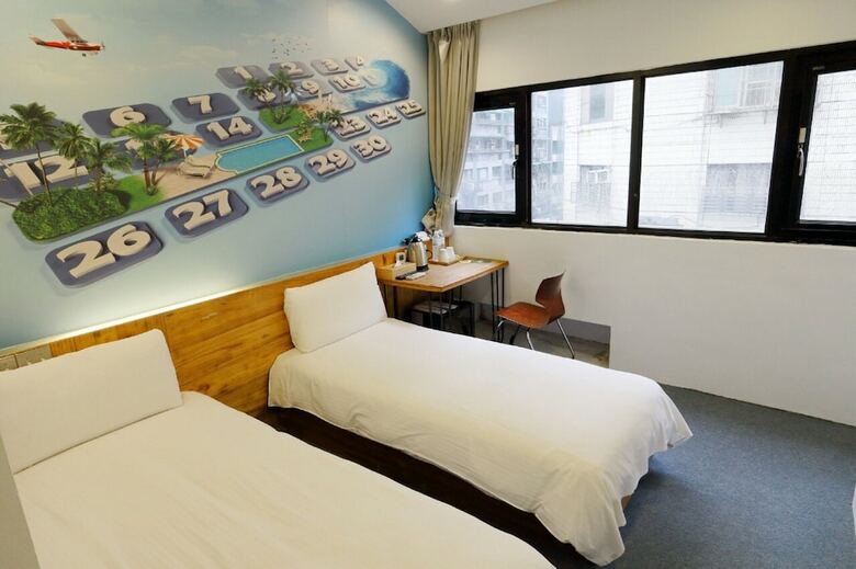 Hotel J2 Inn
