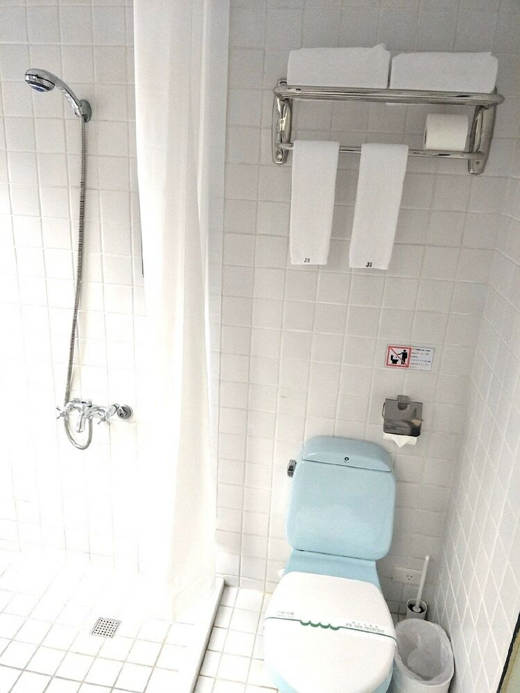 Hotel J2 Inn