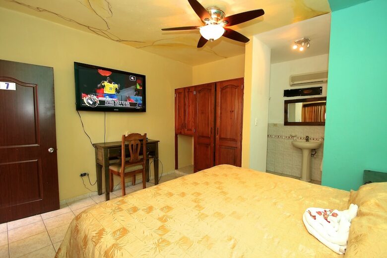 Hotel Oasis Adult Resort