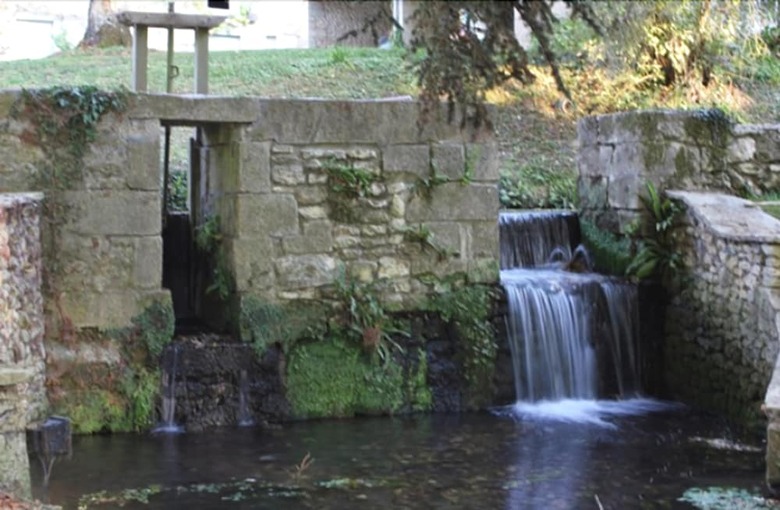 Le Moulin Du Mesnil
