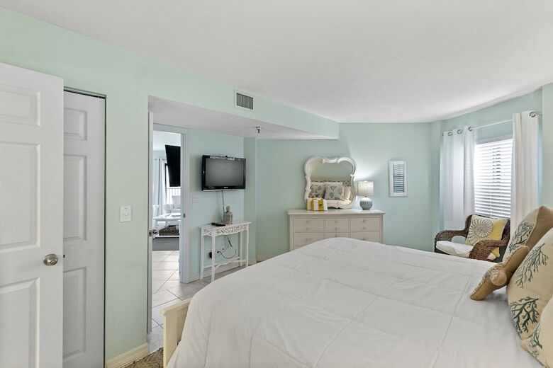 Tropical Suites At Sunglow Resort