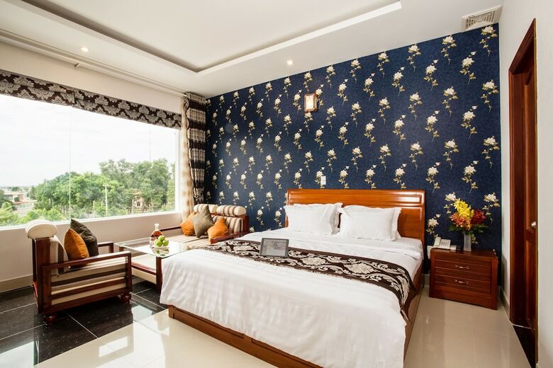 Long Bao Chau Hotel