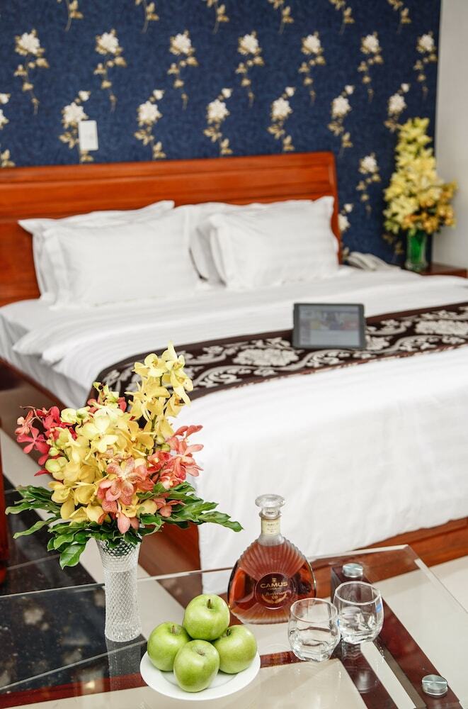 Long Bao Chau Hotel