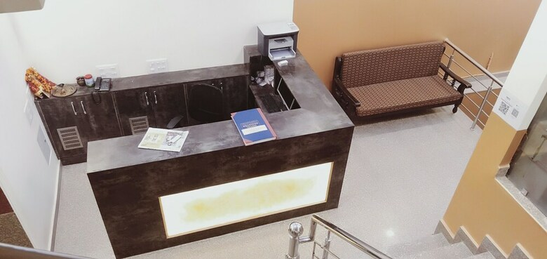 Airport Hotel P Palace
