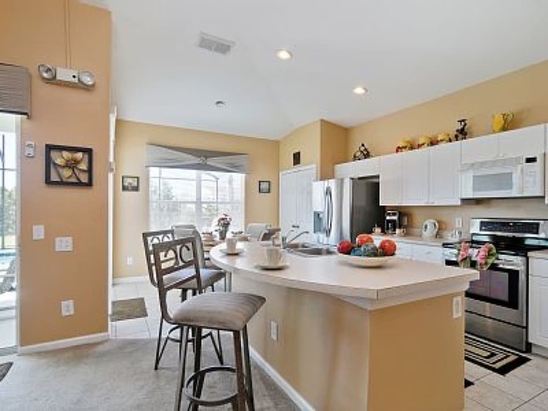 4br 3ba Home In Windsor Palms By Cv-8115