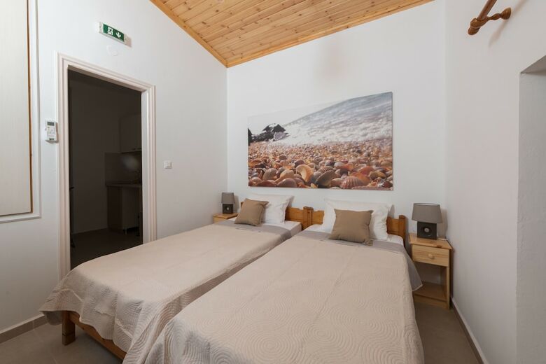Hotel Elenas Rooms
