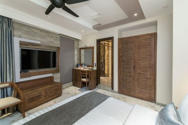 Hotel Samann Grand