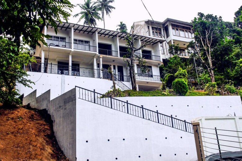 Hotel Yoho Medhani
