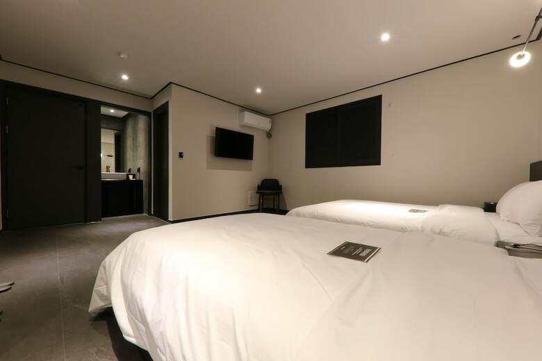 N7 Hotel