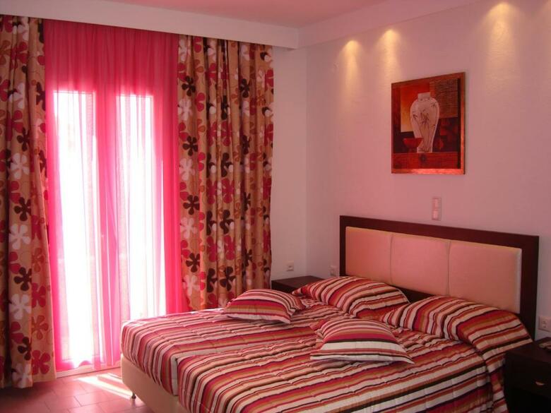 Apartamentos Elena Studios And Suites