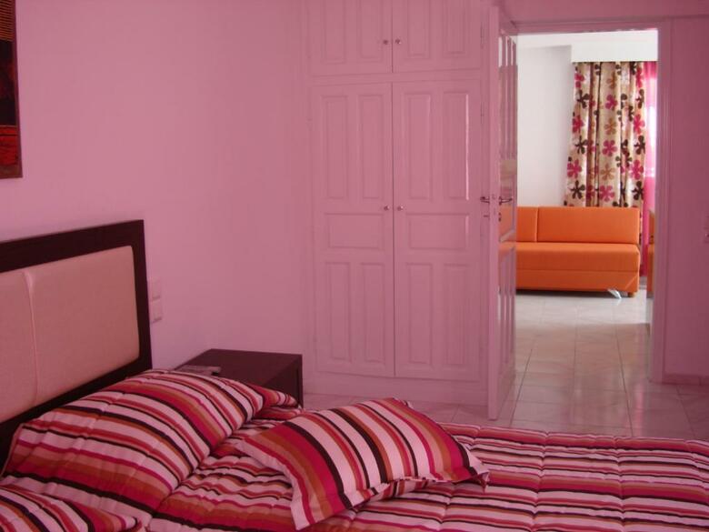 Apartamentos Elena Studios And Suites