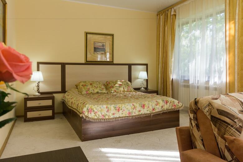 Hotel Oasis In Forest