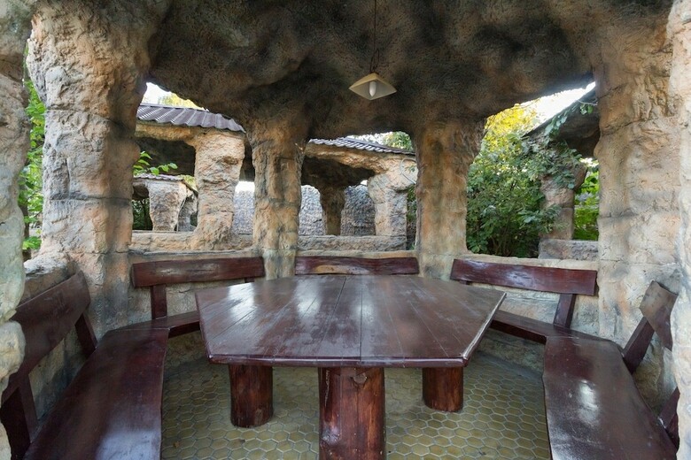 Hotel Oasis In Forest