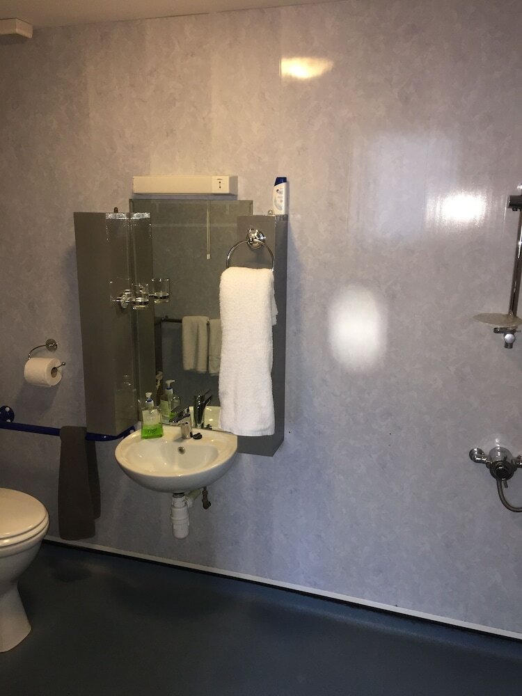 Hotel Pisgah Guest House