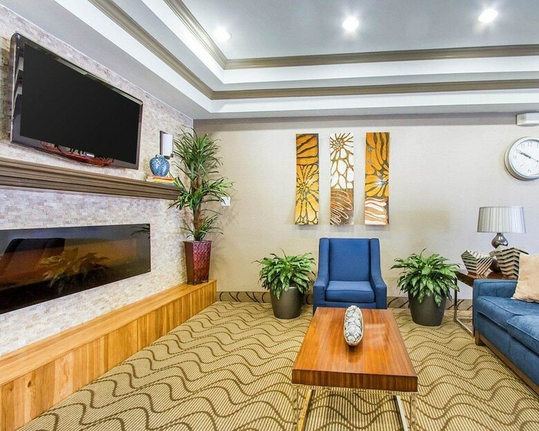 Hotel Comfort Suites