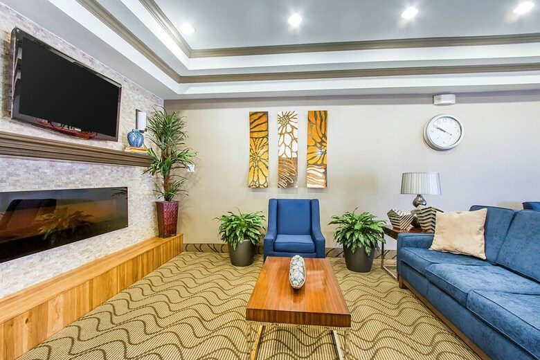 Hotel Comfort Suites