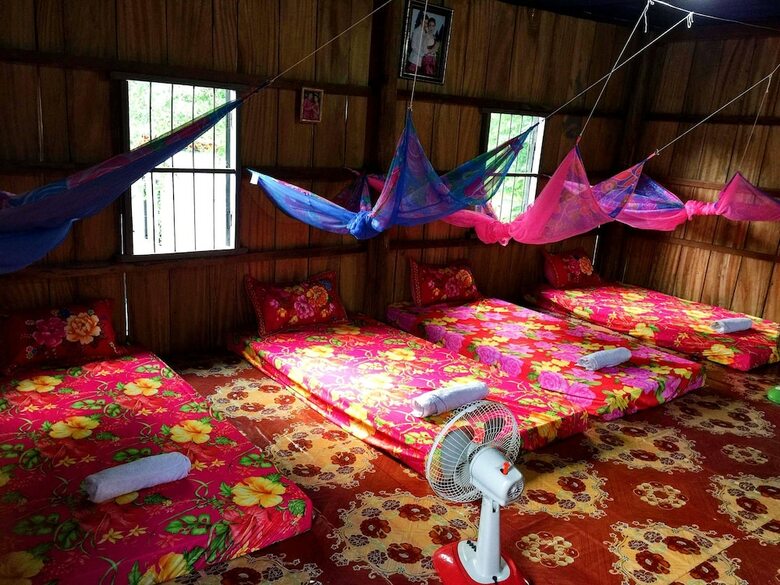 Hostal Family Batcave Homestay - Hostel