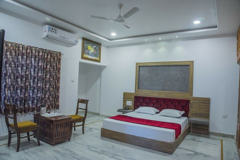 Hotel Ambay Villa