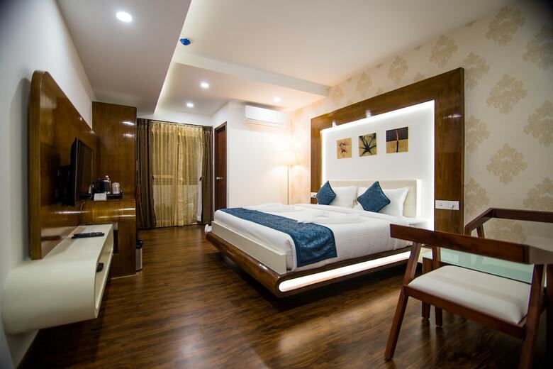 Hotel The White Tree Executive Suites