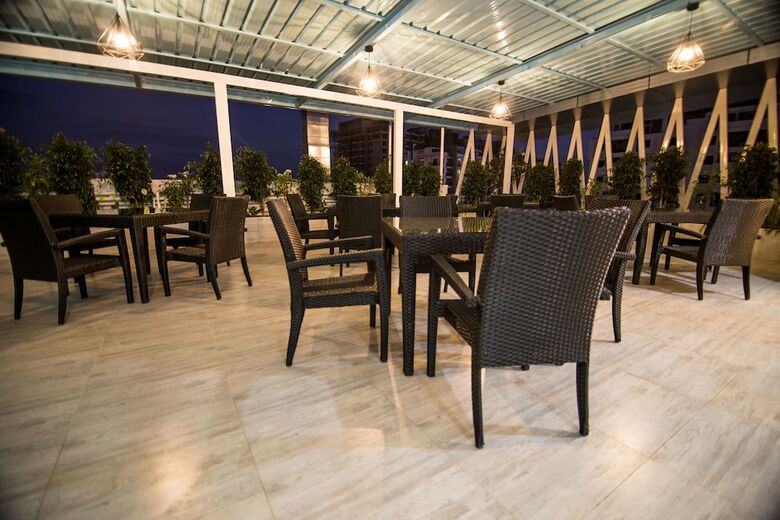 Hotel The White Tree Executive Suites