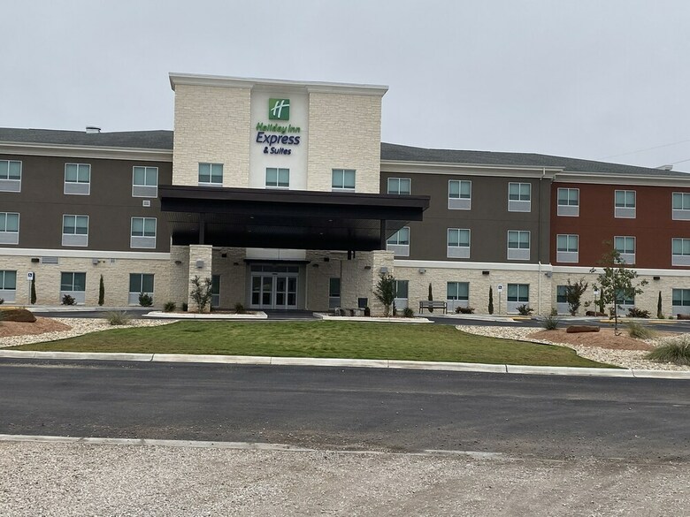 Hotel Holiday Inn Express And Suites Junction