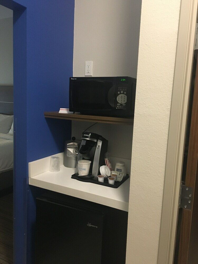 Hotel Holiday Inn Express And Suites Junction