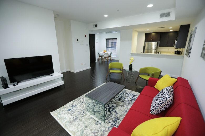 Aparthotel Hollywood Urban Residences