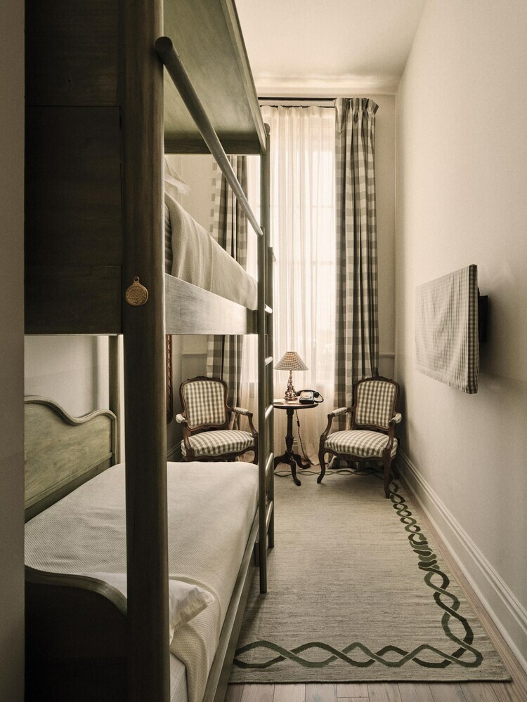 Hotel Peter And Paul