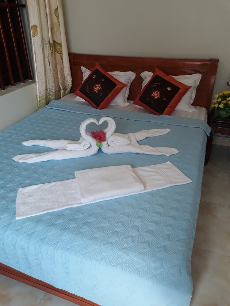 Hotel Tamcoc White Swan Hostel